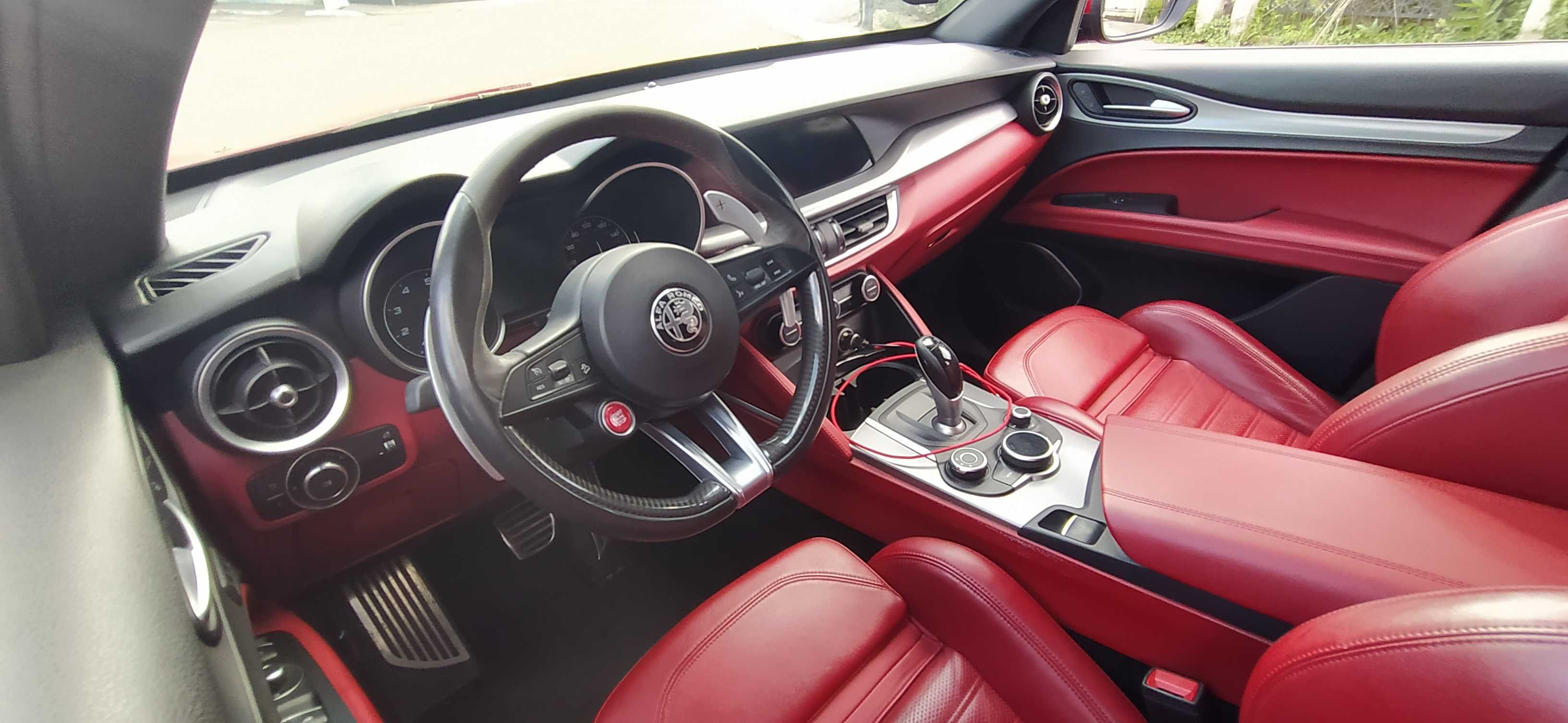 Alfa Romeo Stelvio 2.0 Turbo 16V AT8-Q4 Ti