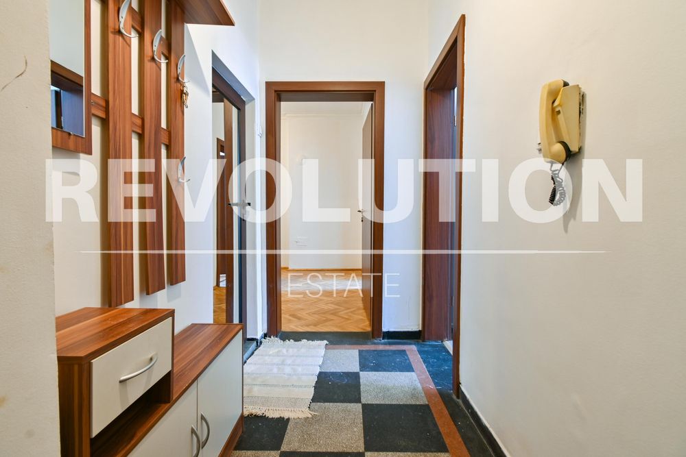 Дава се под наем Двустаен апартамент в София, Център - 78 кв.м за 700 € - Снимка #9