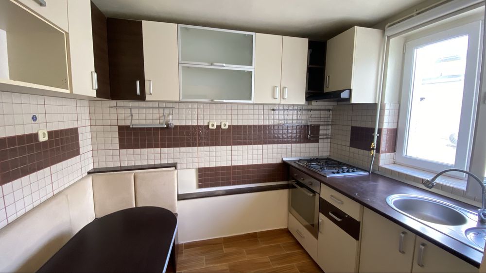Vand apartament 2 camere cu central proprie