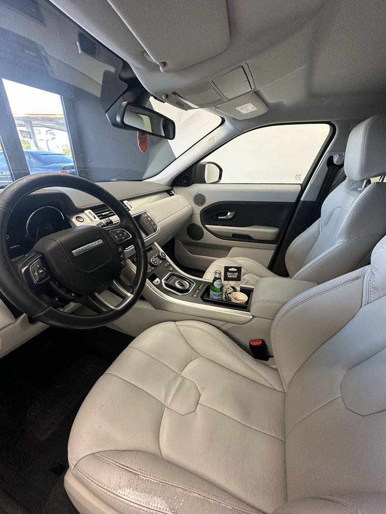 Еднорог Land Rover Evoque 2.2 2015