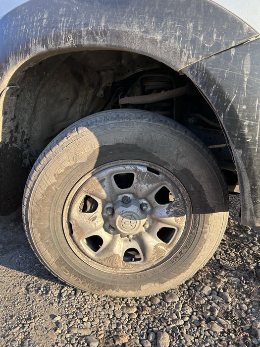 Диски и два комплекта резины  215/75 R16 разболтовка 6 139.7 шины