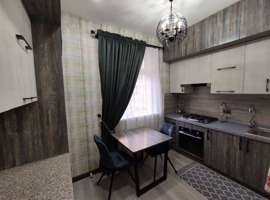 2 комнаты 1 этаж вторая линия можно под офис 60 кв