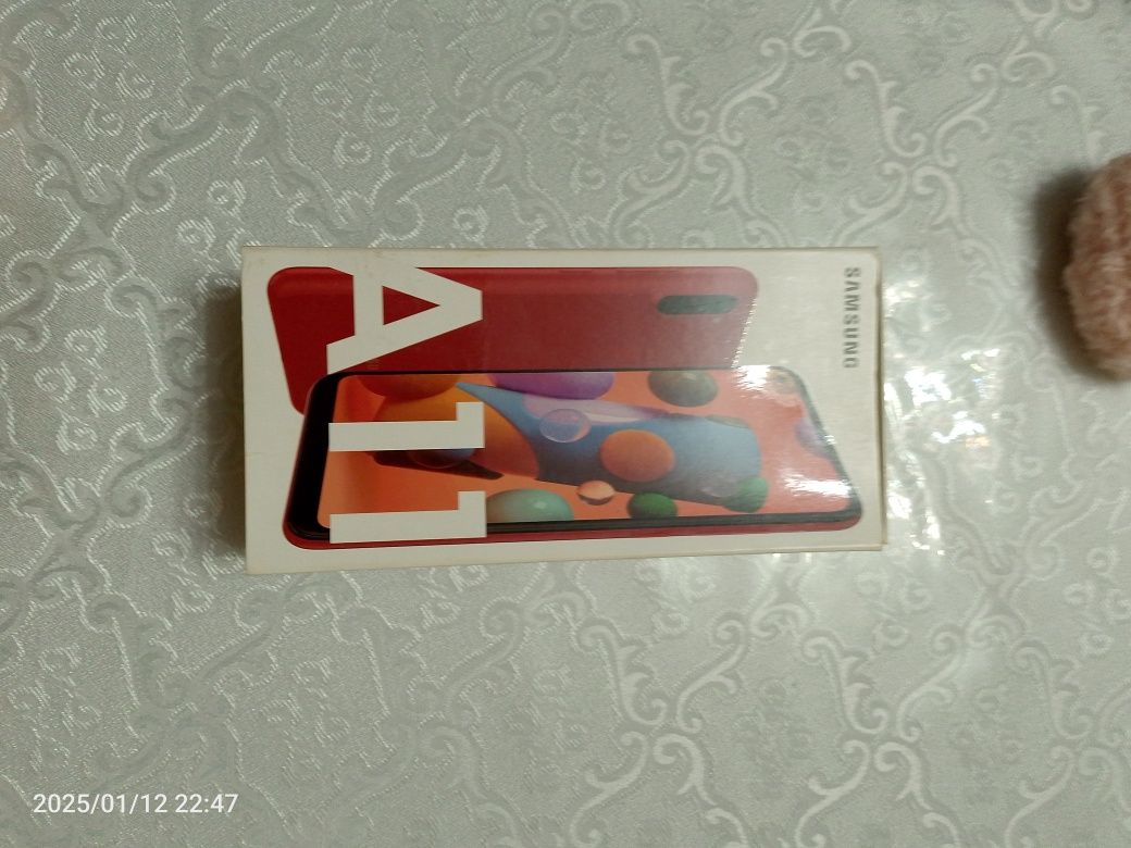 Samsung A11 sotiladi quti yaxshi holatda Qutida 32 GB Narxi kelishilad
