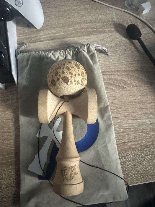 Vand kendama passion custom broken shape,tama e limited time de la ei.