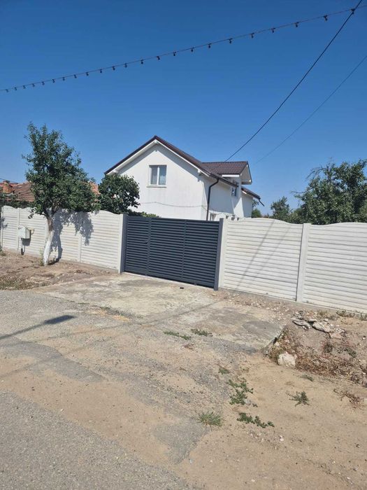 Vand casa in orasul Bals
