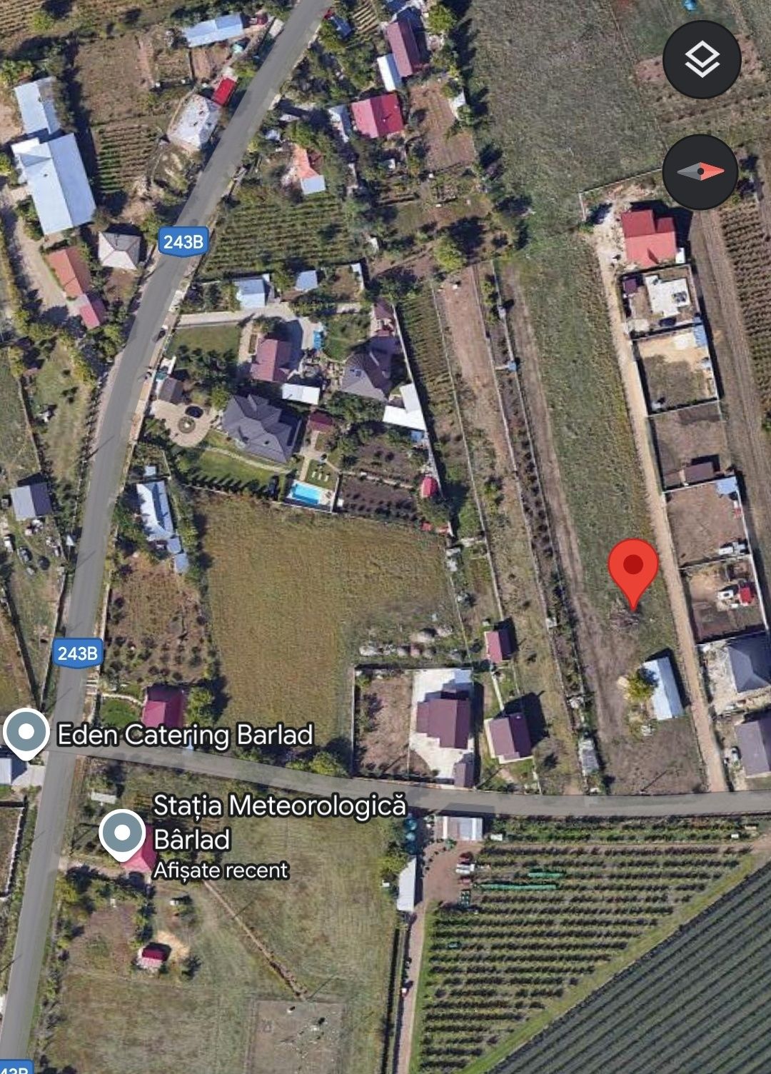 Vând lot de pământ 500 mp teren intravilan