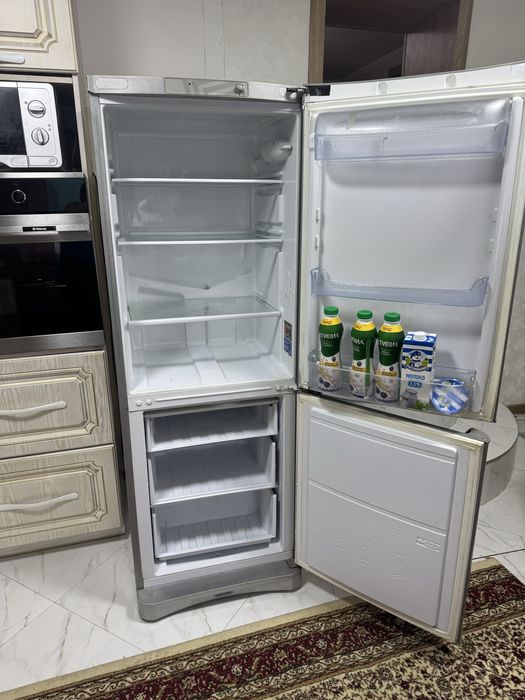 Продам холодильник