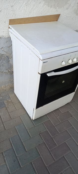 Газовая плита  духовка тоже газовая в