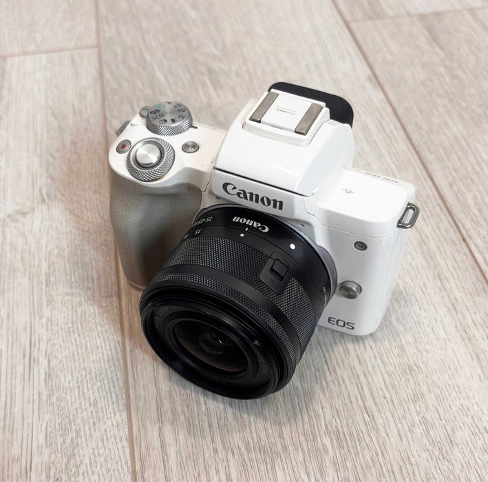 Canon EOS M50 + EF-M 15-45mm + accesorii