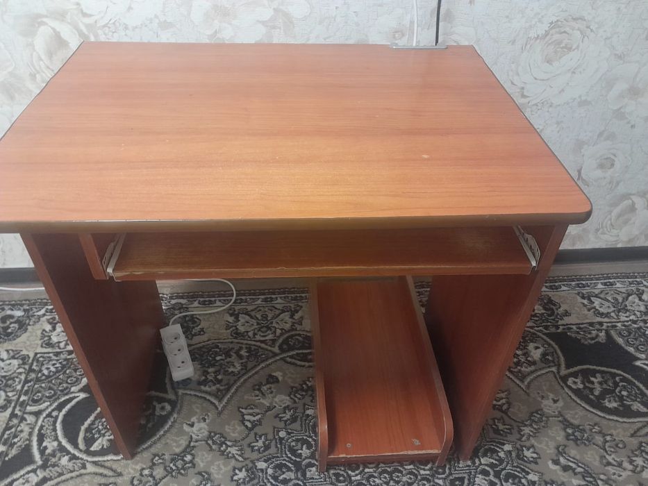 ,стол компьютерный