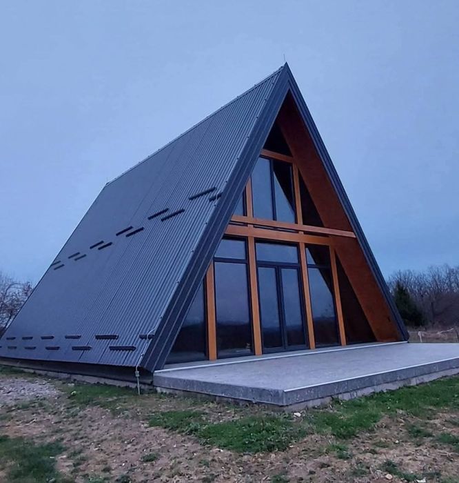 Vand cabane din lemn tip A Frame 

R