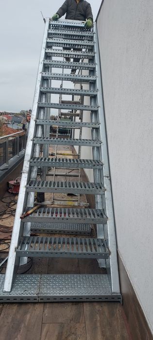 Scară metalica zincata