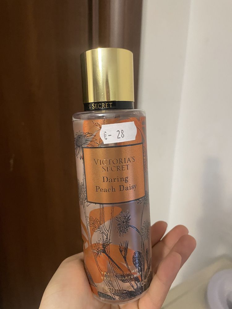 body spray uri victoria’s secret