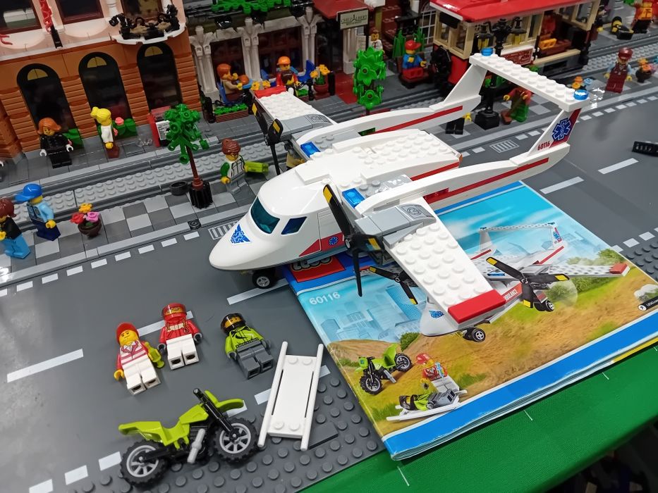 Lego 60116: Ambulance Plane