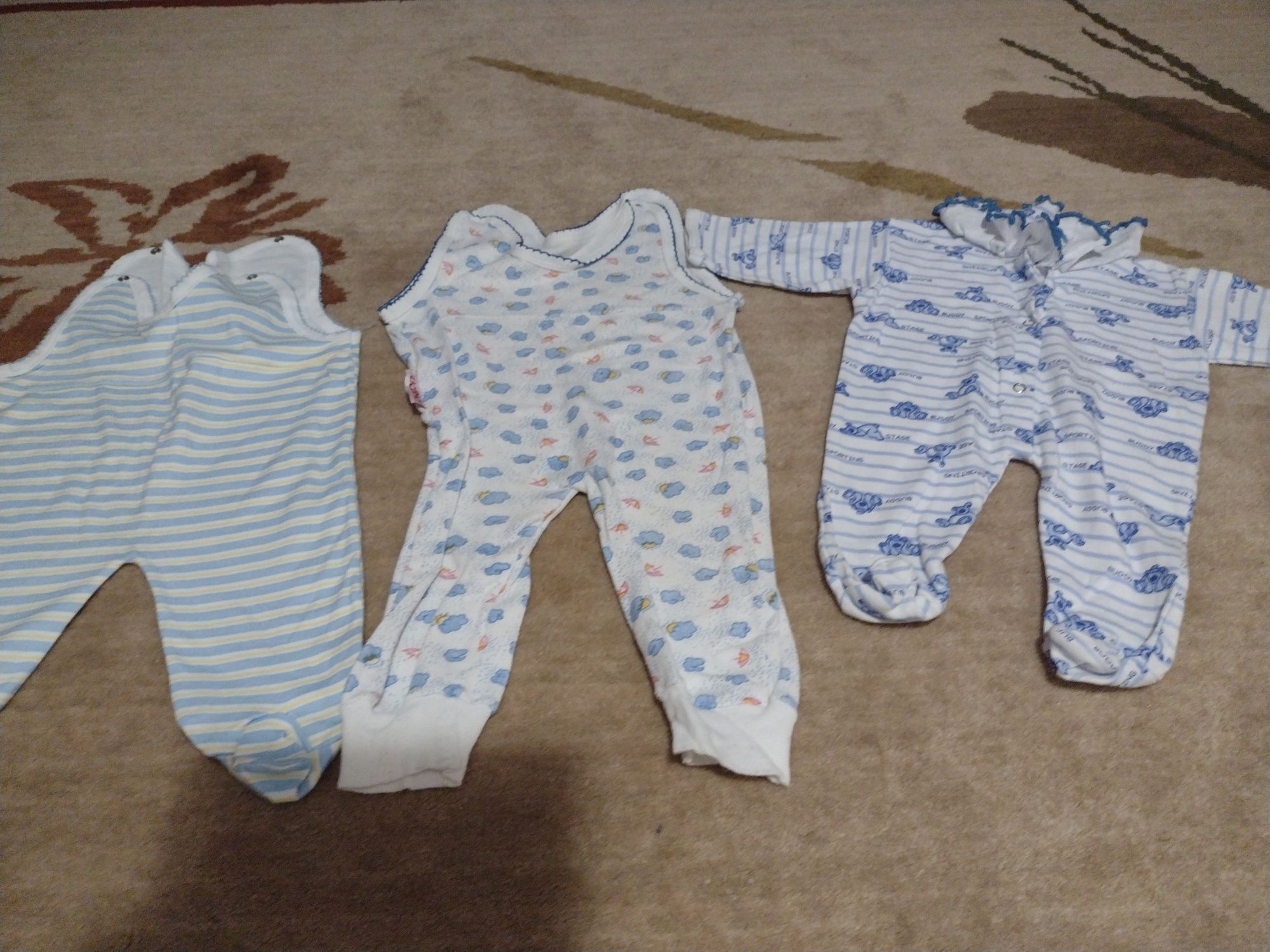 Hainute bebe până în 3-4 luni - 10 piese vestimentare