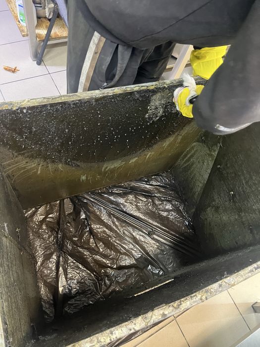 Чистка вытяжкий.