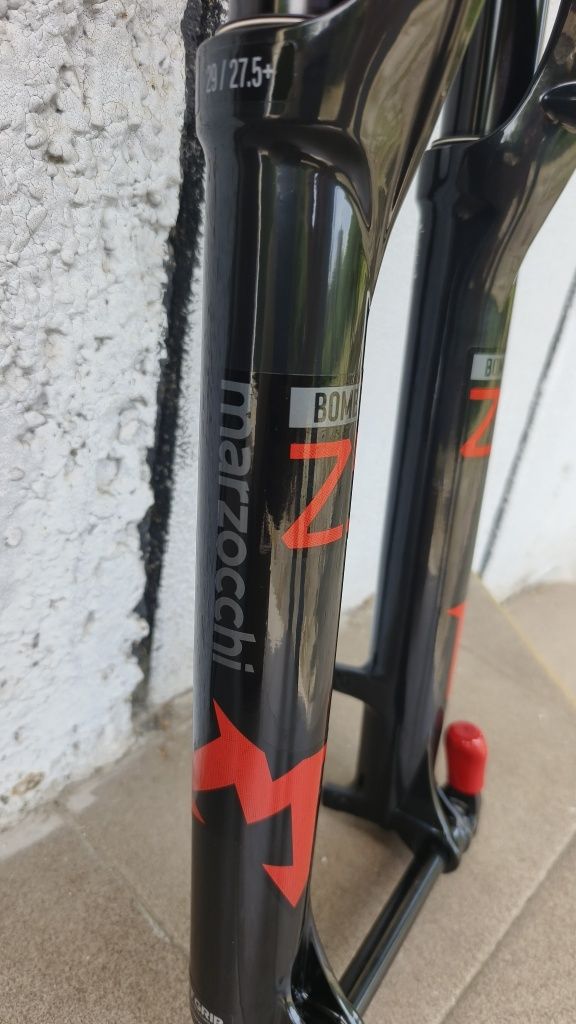 29-160mm Marzocchi Bomber Z1 Grip Sweep-adj Black Enduro Вилка Ендуро