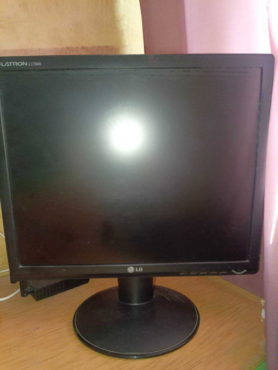 Монитор LG Flatron L1734S – Надёжность и Чёткое Изображение!