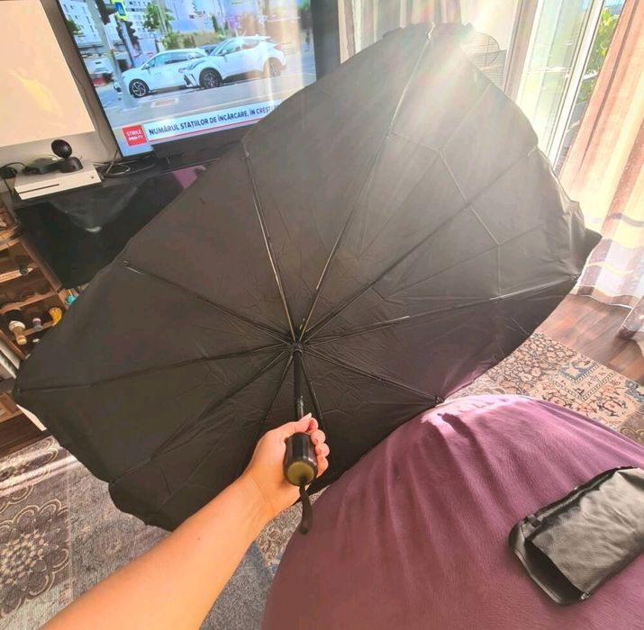 Parasolar auto tip umbrela cu husa piele depozitare