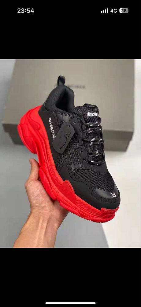 Balenciaga triple S - marimea 41 PREMIUM!!