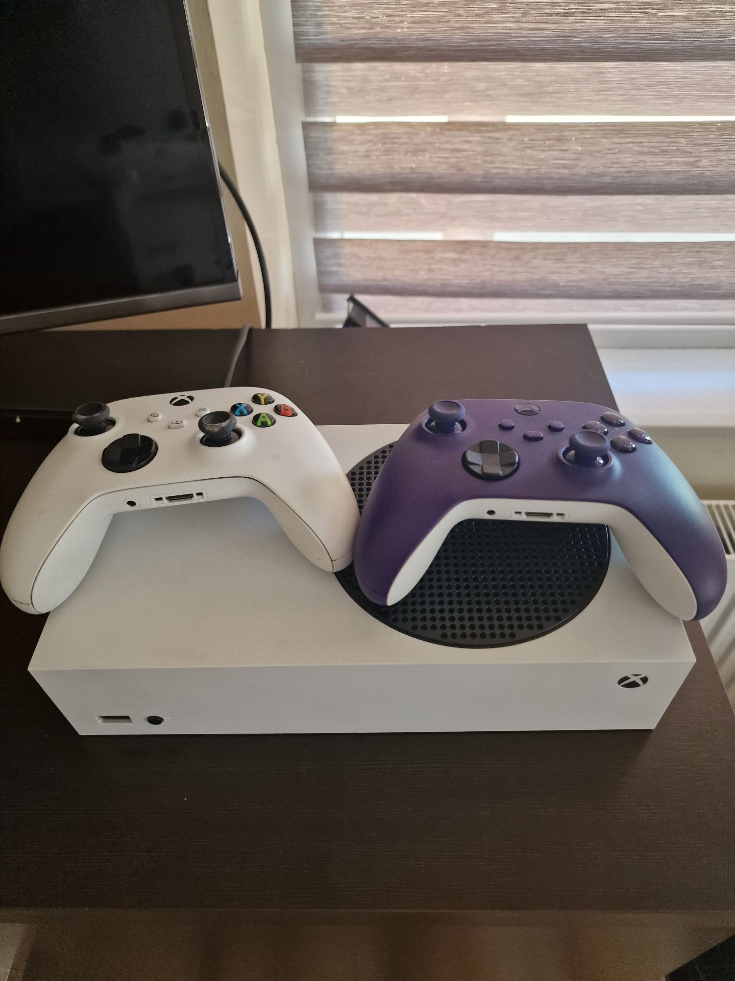 Xbox Seria  S 512 GB 2 Controlere