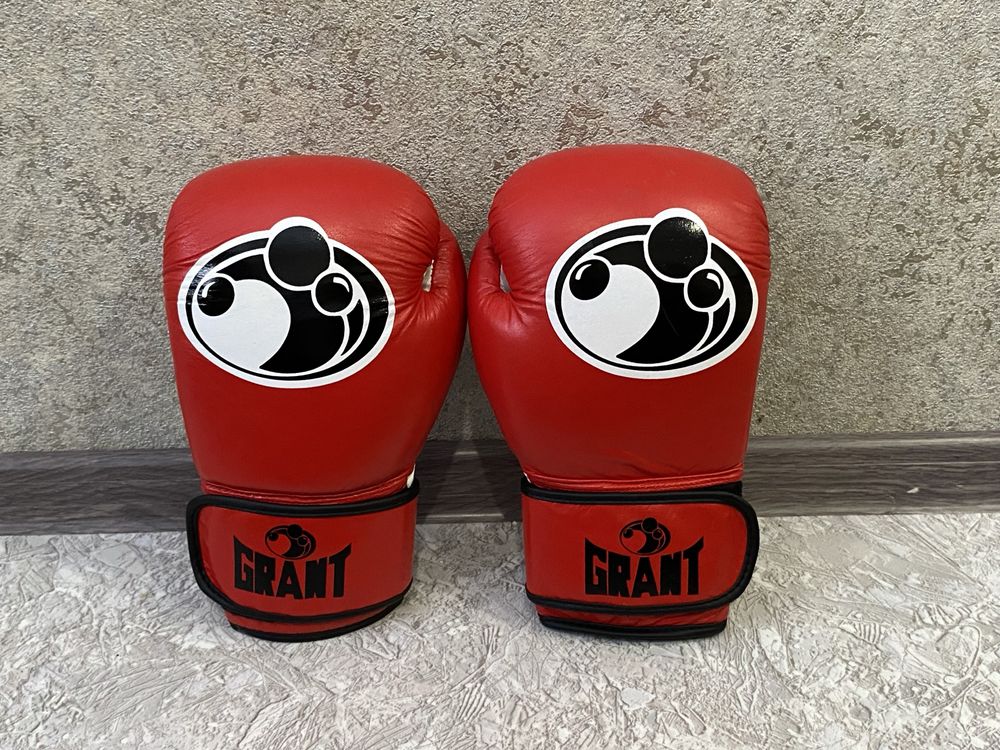 Боксерские перчатки и лапа GRANT