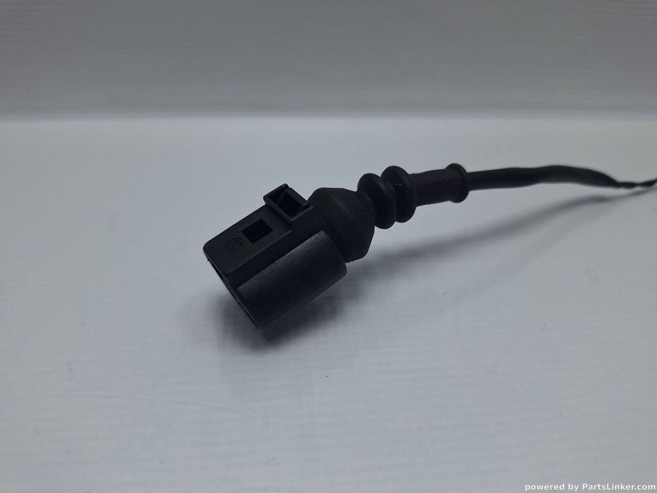 Mufa/conector 2 pini AUDI A4 II (8E2, B6) [ 2000 - 2005 ] 2.0 (ALT) 96KW|130HP OEM 1J0 973 702
