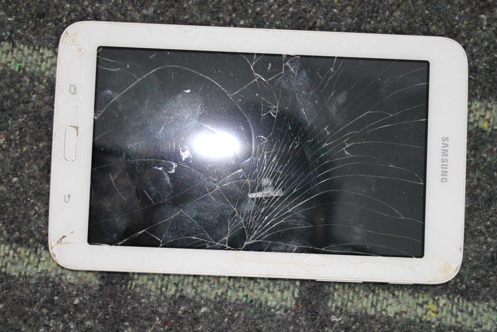 Планшет Samsung Galaxy Tab 3 Lite SM-T113 на 8гб
