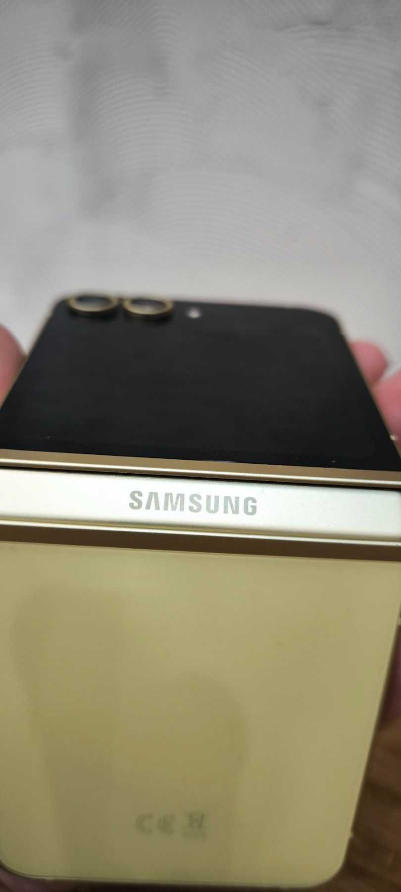 Samsung Galaxy Z Flip 6