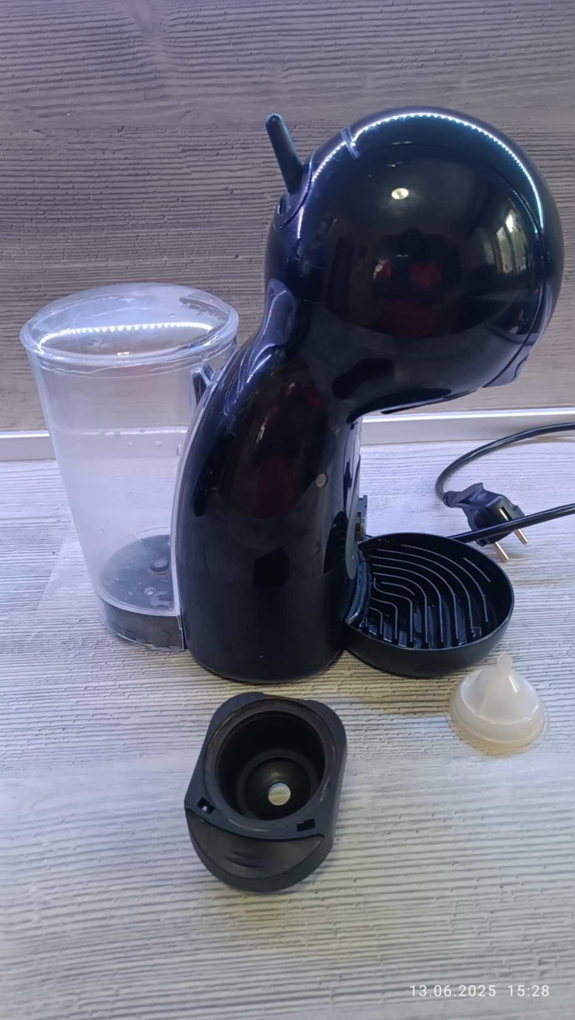 Кафемашина Dolce Gusto с капсули.