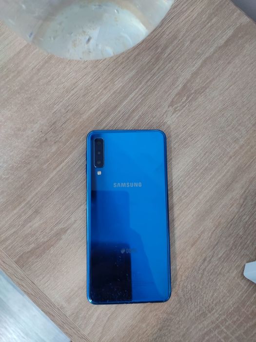 Vând telefon samsung A7 2018