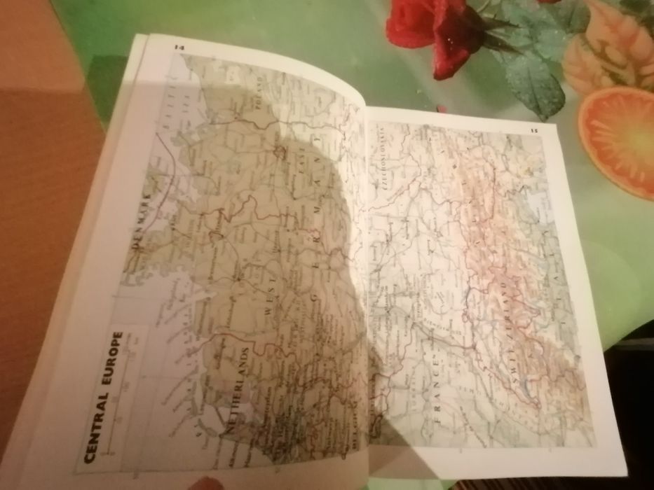 Carte Pears Cyclopedia 1987-1988