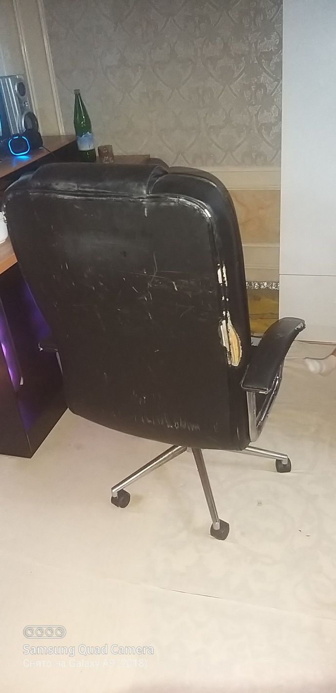 Ofis kreslo sotiladi xolati orta