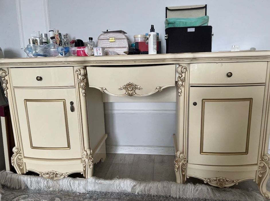 Спальний гарнитур