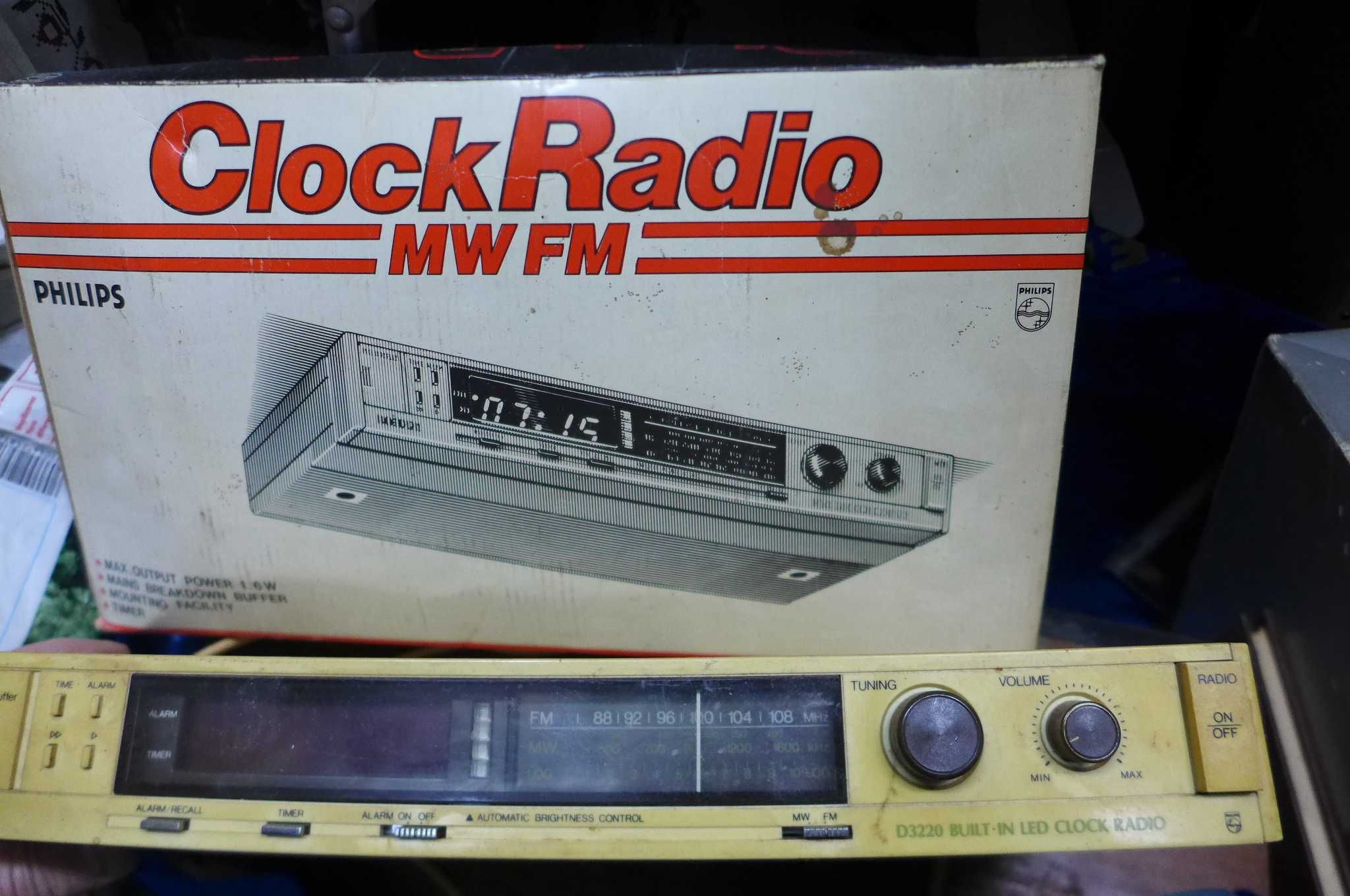 Clock Radio cu ceas Philips D3220 MW FM Cutie Originala