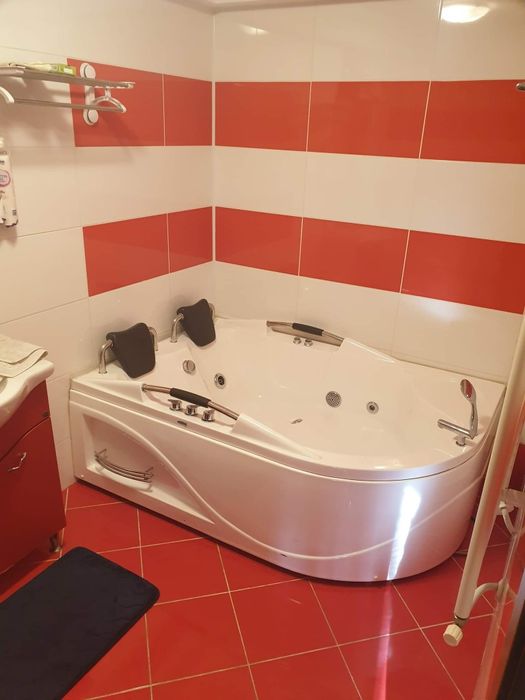 Închiriez apartament 3 camere bloc 2009 str. Depoului