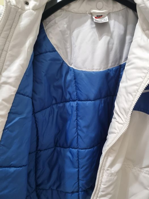 Vand geaca nike femei