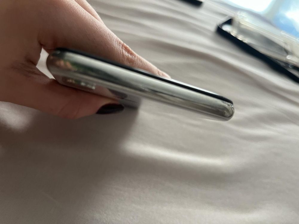 iPhone X Silver