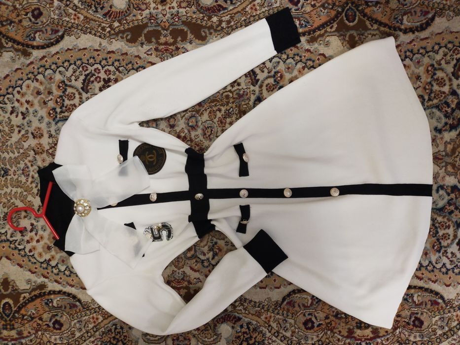 Платье белая хорошим состоянием