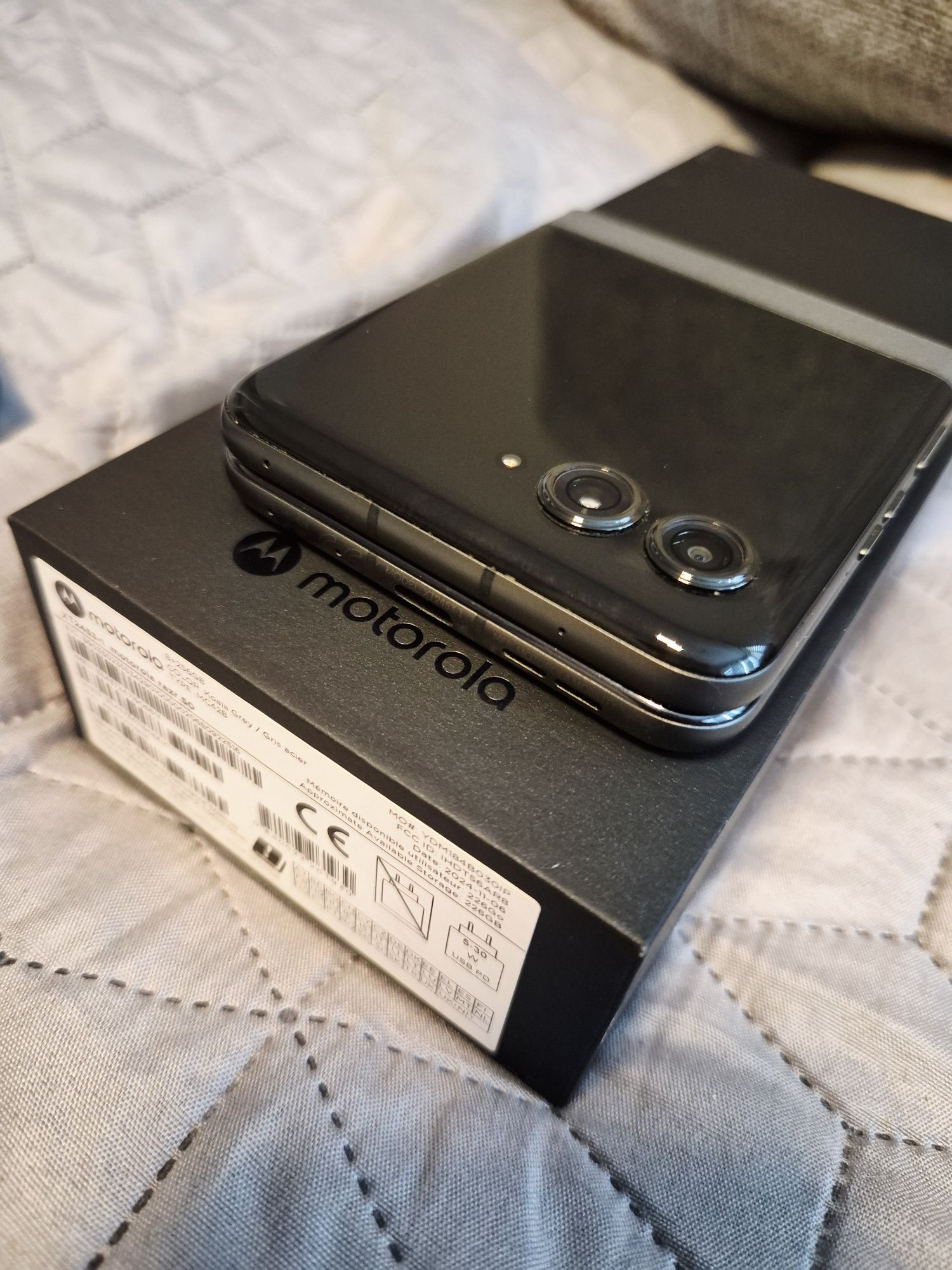 Motorola Razr 50 (Coala Grey)
