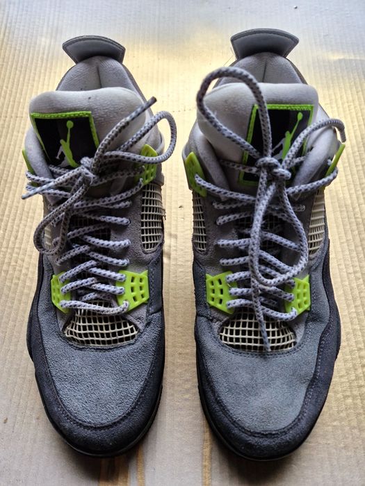 Vand Jordan 4 Neon marime 44
