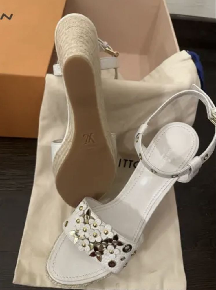 Sandale Louis Vuitton platforma mas 39.5 IT,autentici 100%  Noi Ocazie