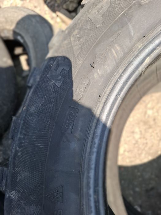 Vand 2 anvelope 215 70 16 bune fara defecte dot 2020