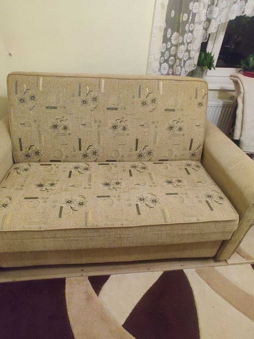 Canapea cu model floral