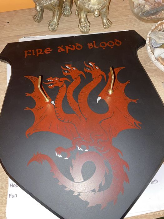 Sabie House of Targaryen si panoplie