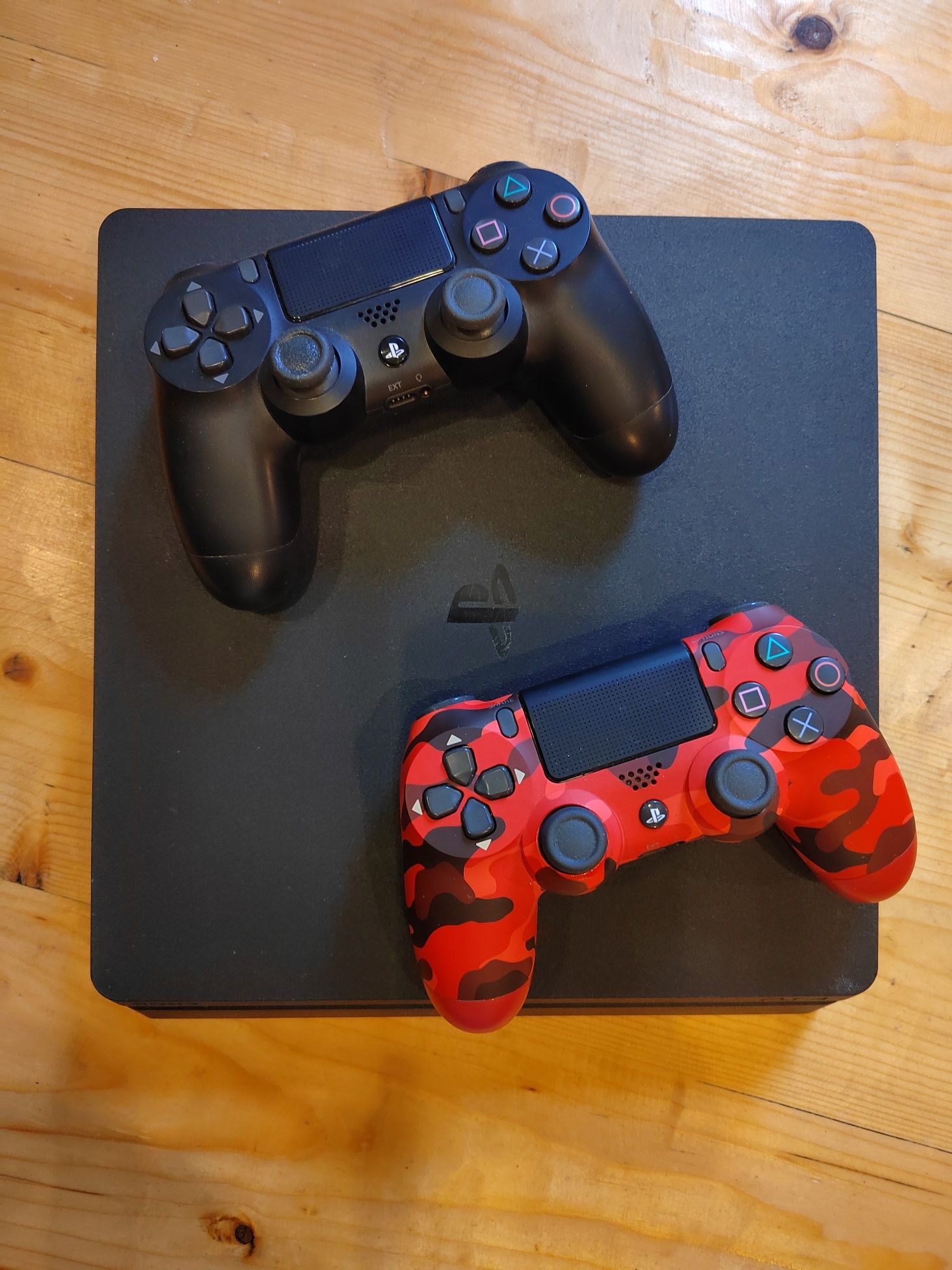 PlayStation 4 slim 500GB + Контролери + Игри