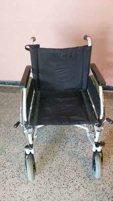 Инвалидна количка в отлично състояние. Марка Bischoff+Bischoff