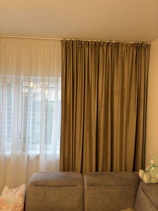 Vand draperii din catifea