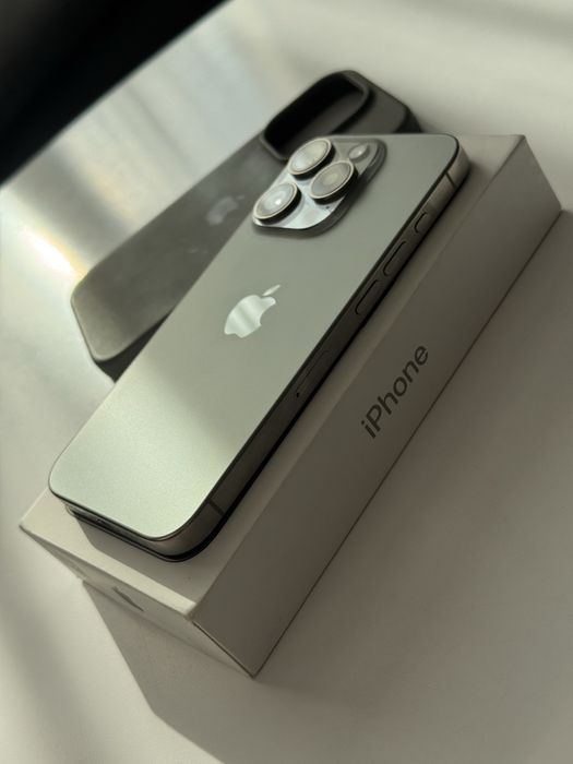 Iphone 15 pro - като нов Natural Titanium, 5G