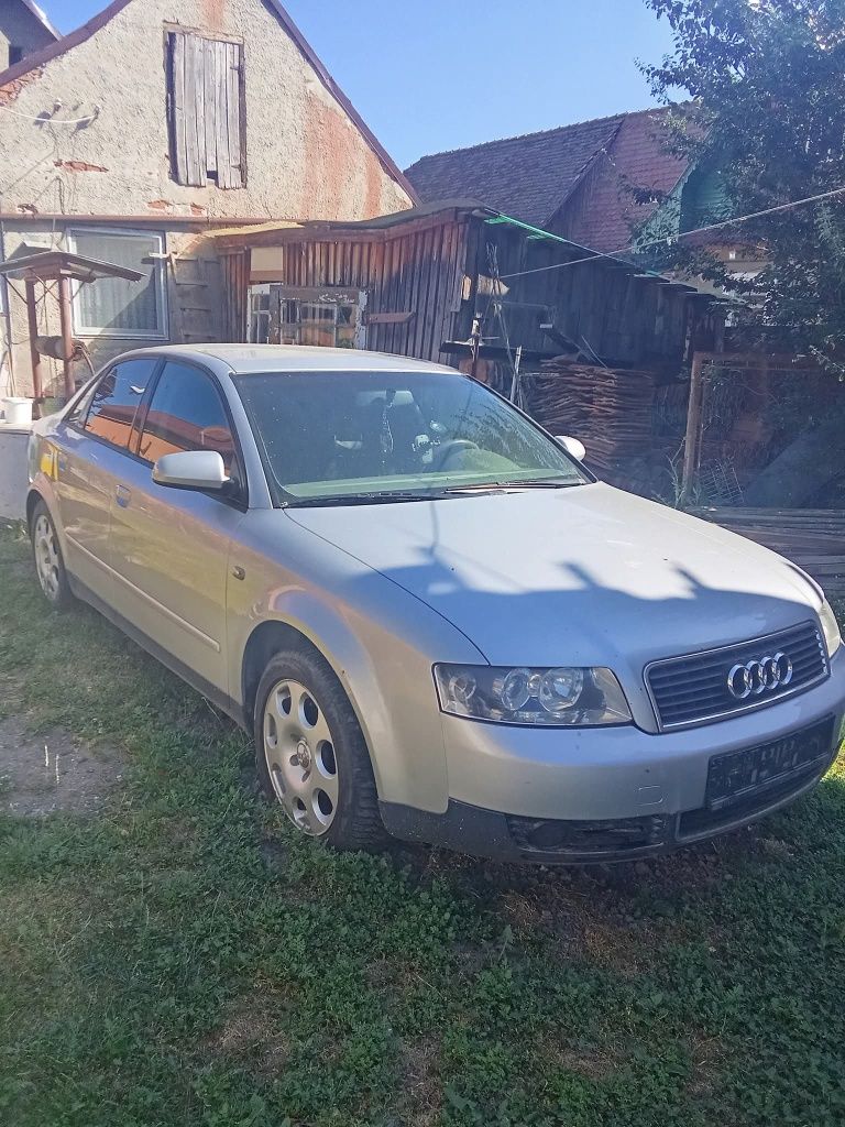 Vând Audi a4 b6 2.00